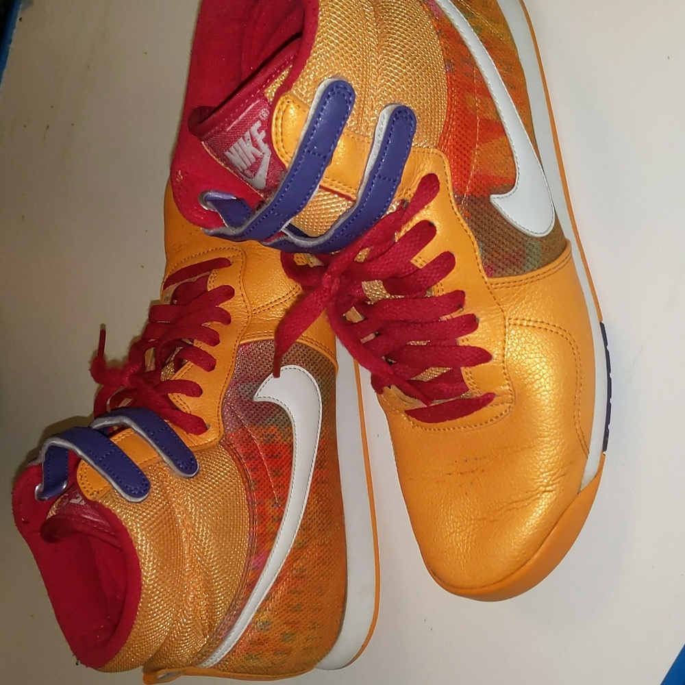 Nike Women's Aerofit High "Richard Prince"